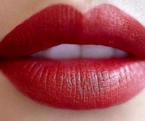 女人嘴唇厚代表啥意思 为什么女人有四个嘴